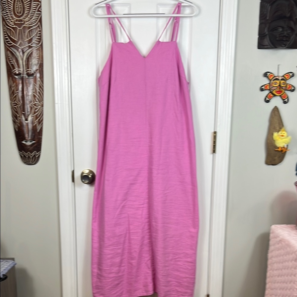 Universal Threads long pink thin strapped dress size XL. Has a lining. Elastic